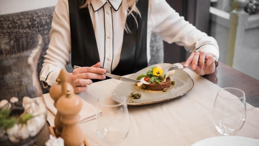 Евтин срещу Скъп Кетъринг: Как да направите информиран избор за вашето събитие