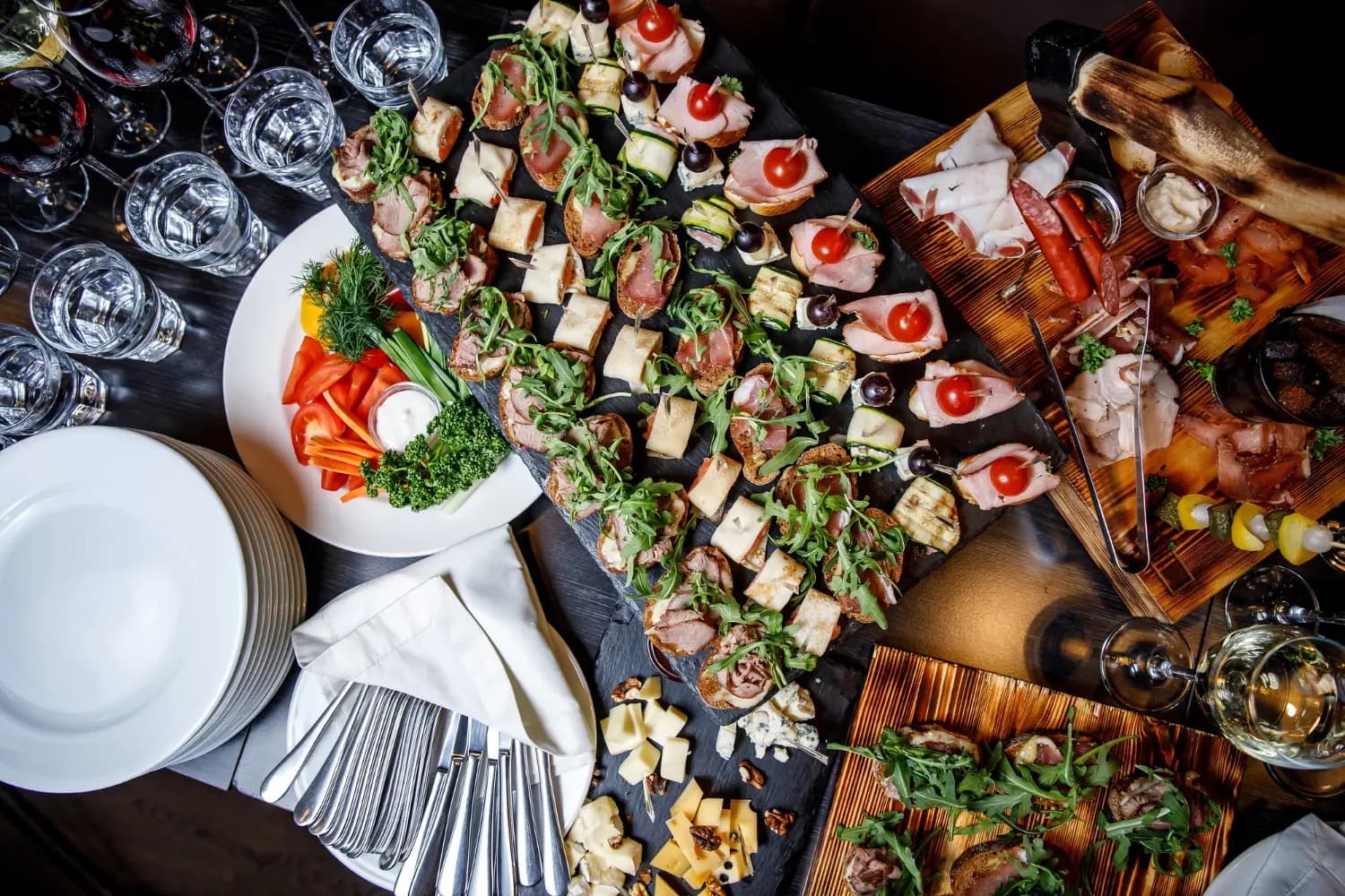 Какво да избягвате при кетъринга за събития: Топ грешки и как да ги предотвратите